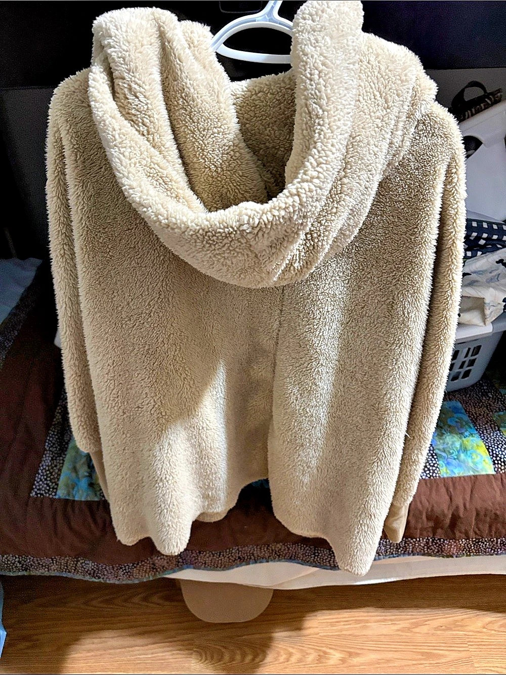 HYFVE Teddy Jacket in Cream Size Large Like New